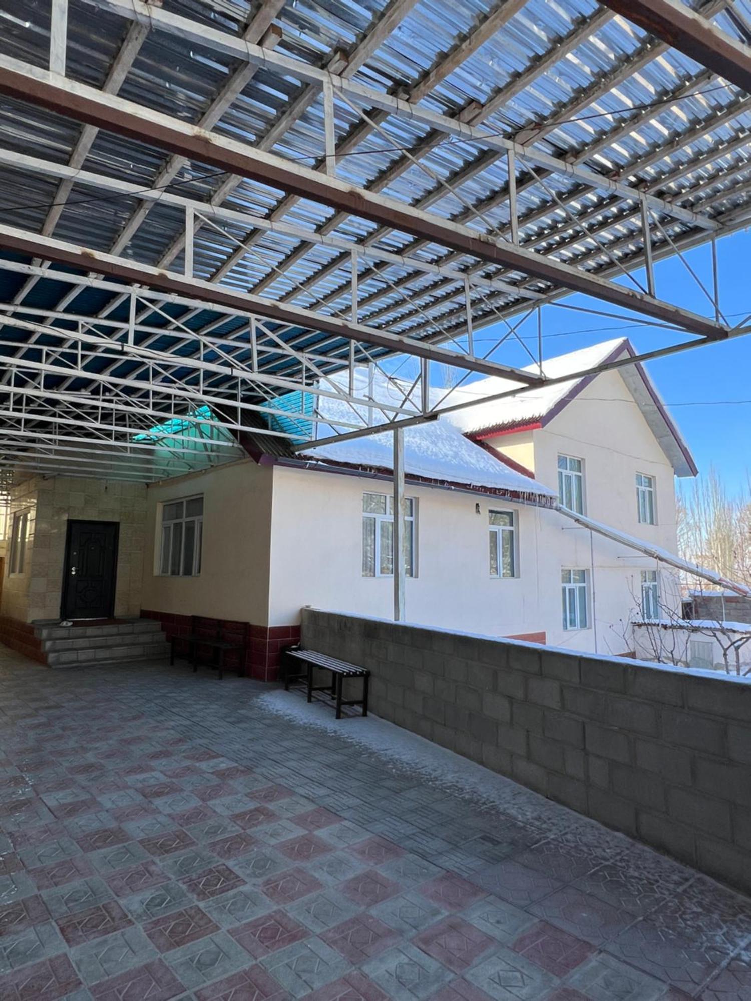 Ozon Guest House Karakol Esterno foto